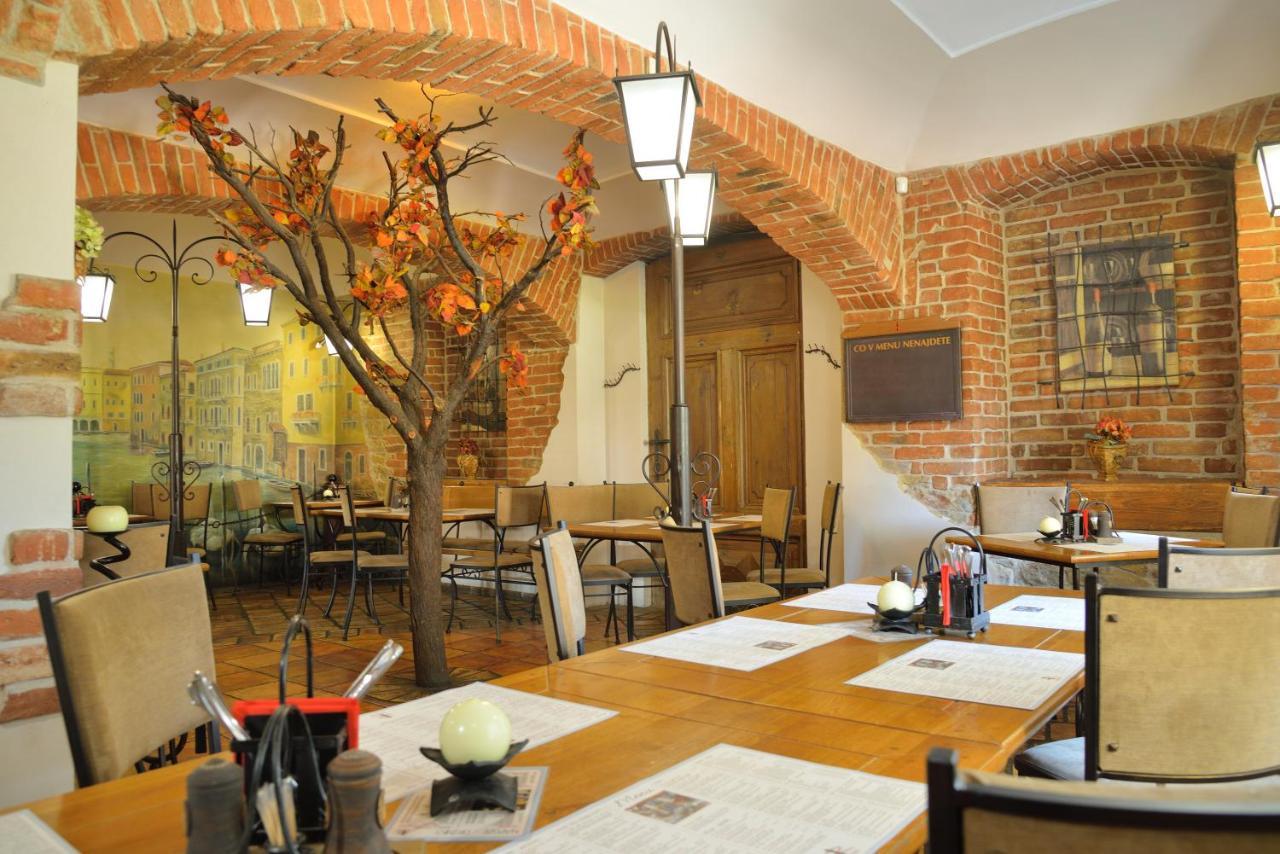 Hotel Via Ironia Vysoké Mýto Zewnętrze zdjęcie
