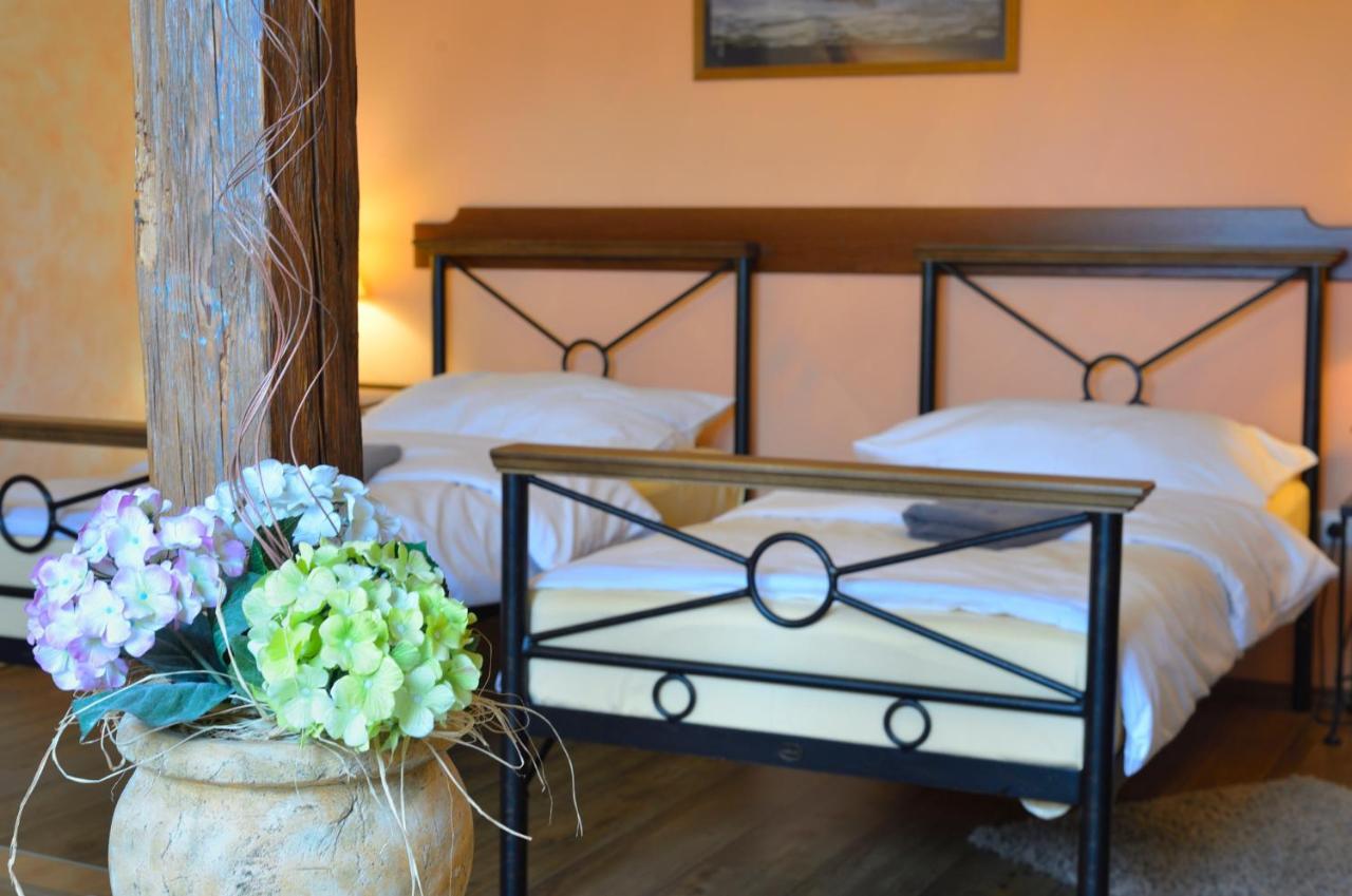 Hotel Via Ironia Vysoké Mýto Zewnętrze zdjęcie